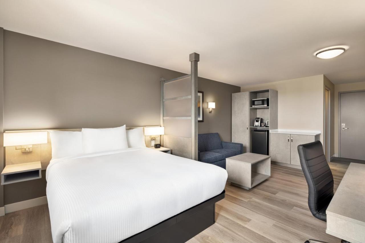 Microtel Inn & Suites By Wyndham Boisbriand Sainte-Thérèse-de-Blainville Exterior foto