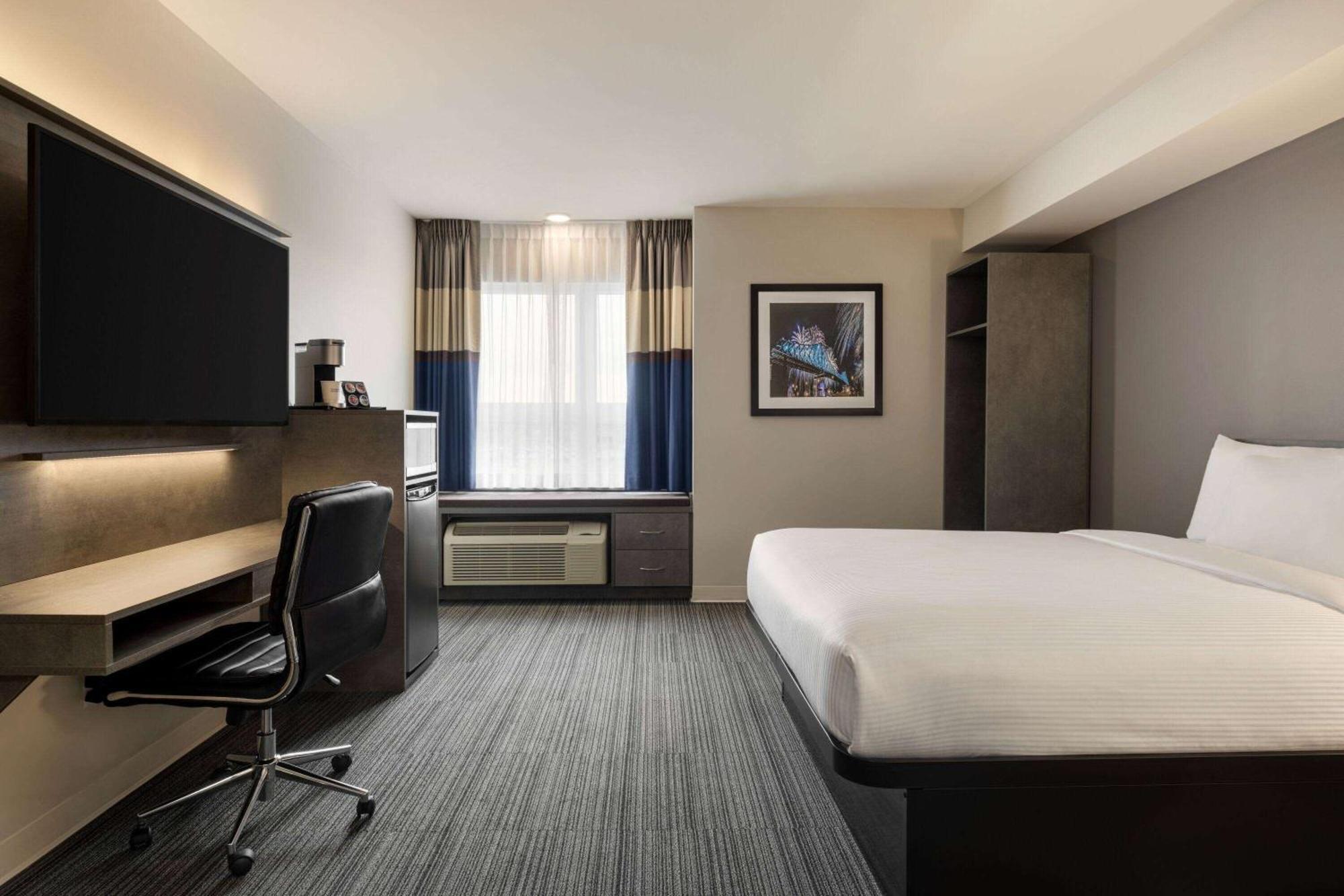 Microtel Inn & Suites By Wyndham Boisbriand Sainte-Thérèse-de-Blainville Exterior foto