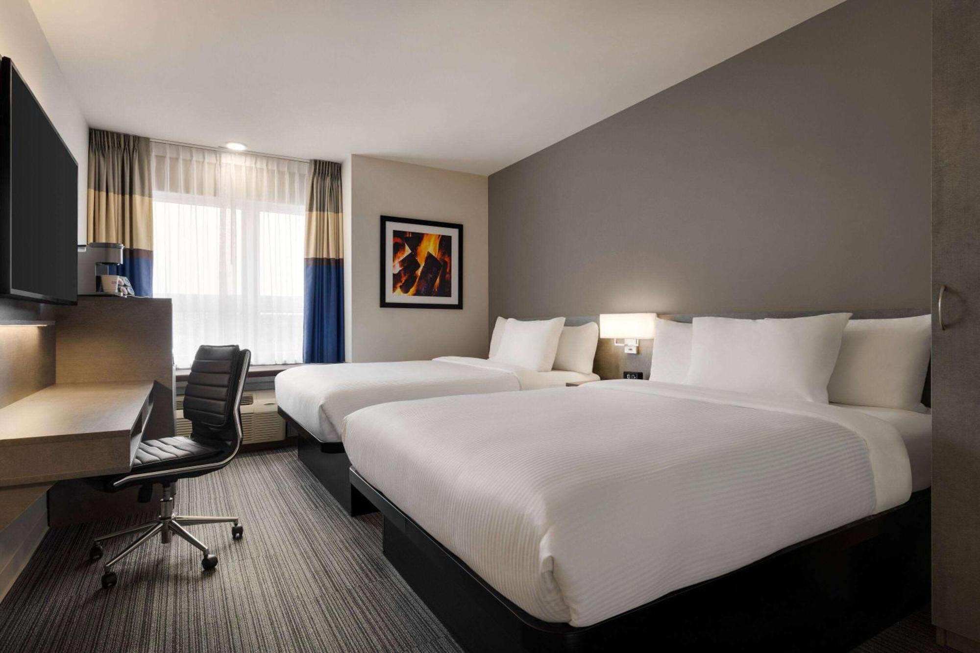 Microtel Inn & Suites By Wyndham Boisbriand Sainte-Thérèse-de-Blainville Exterior foto