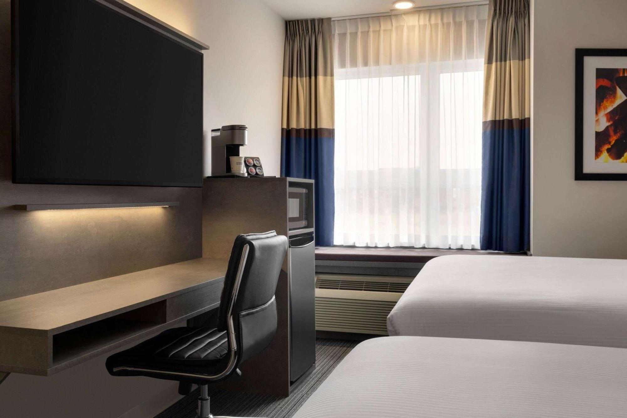 Microtel Inn & Suites By Wyndham Boisbriand Sainte-Thérèse-de-Blainville Exterior foto
